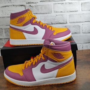 Air Jordan 1 Retro High OG Shoe Brotherhood 555088 706 Men's Size 9.5 EUC